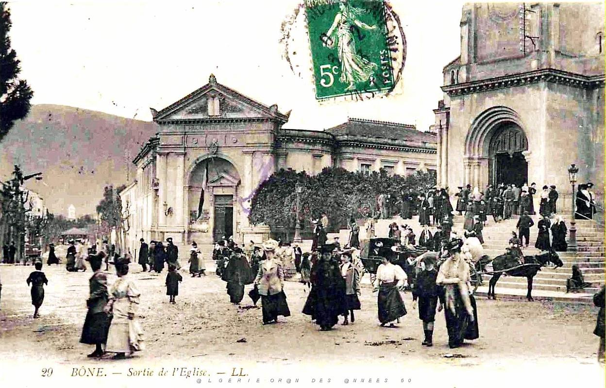 2184- Bone - Sortie de l'Eglise - 1913.jpg